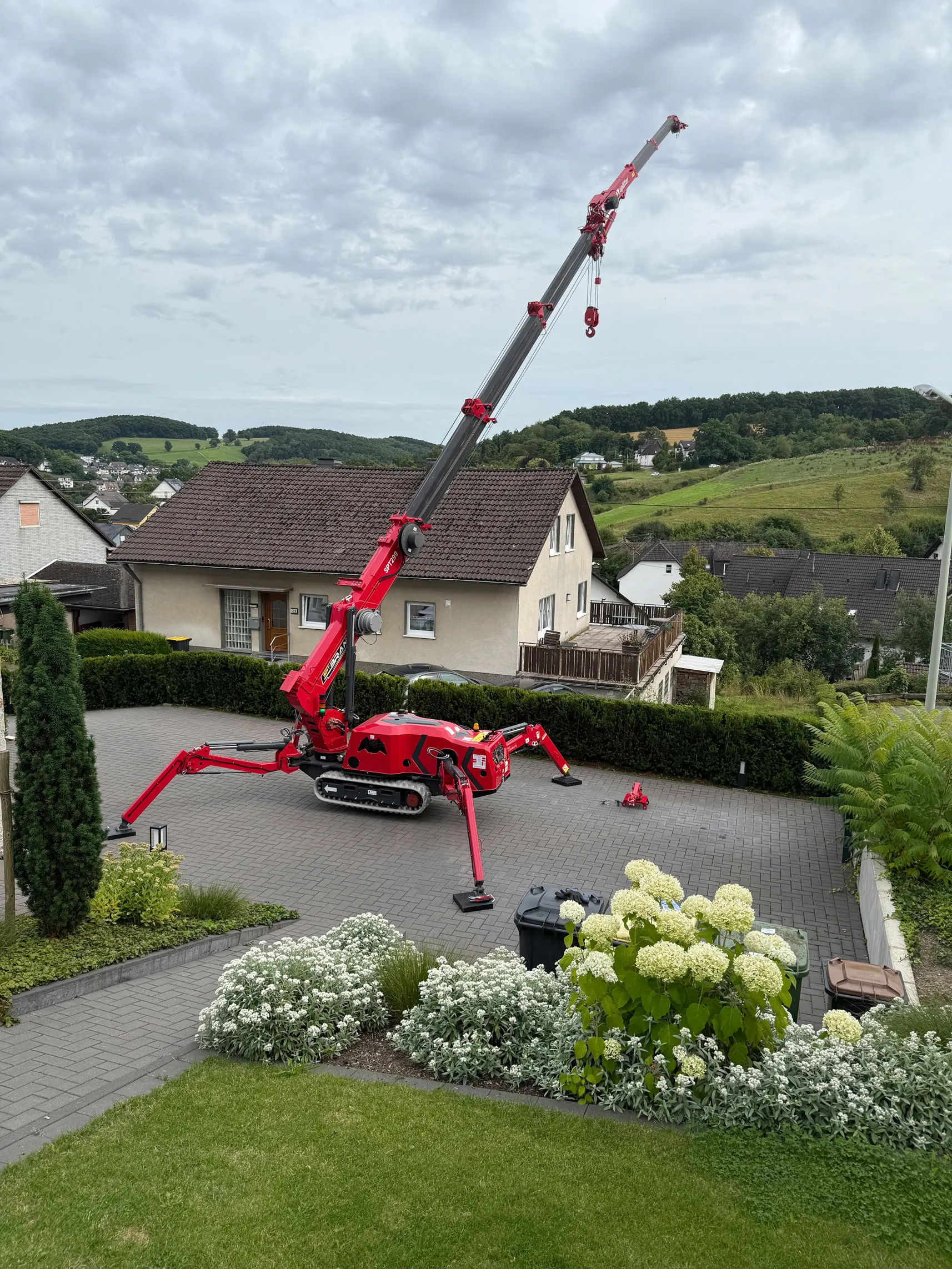 Investition in mobilen Raupenkran mit Sauganlage